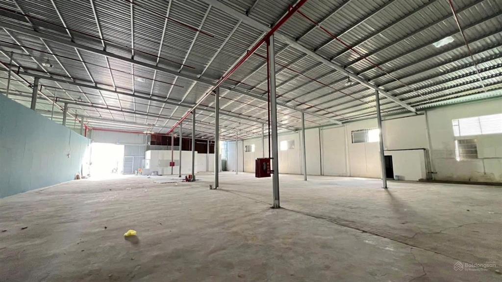 Kho xưởng 900m2 (ngăn theo nhu cầu) linh xuân  thủ đức. (pccc tự động)