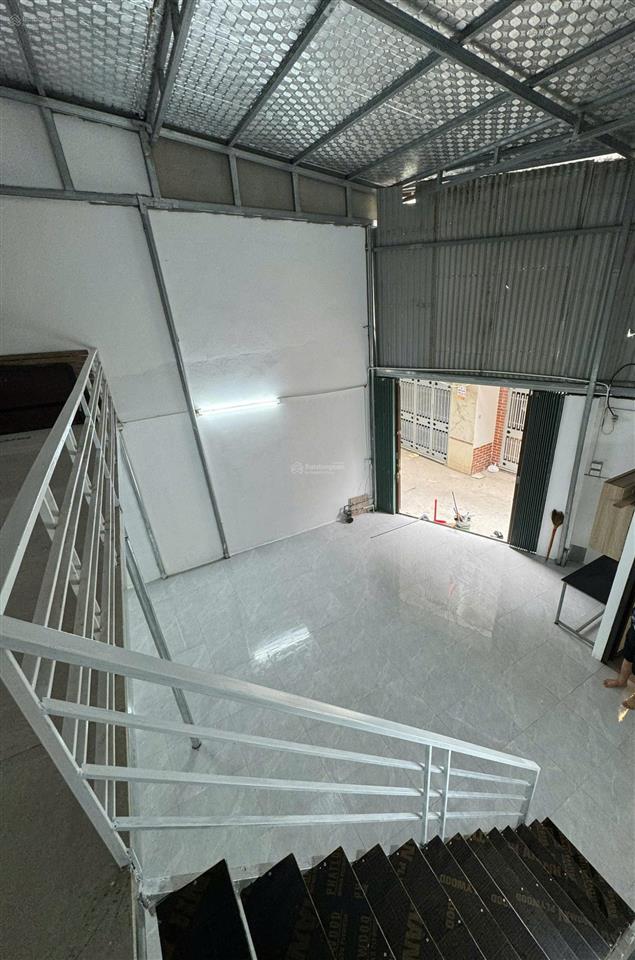 Cho thuê kho xưởng lĩnh nam 100m2 9.9 triệu oto 2,5 tấn đỗ cổng