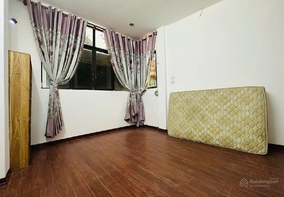 Bán nhà tân mai 20m² x 5 tầng nhỉnh 3 tỷ + 3pn, ô tô 15m