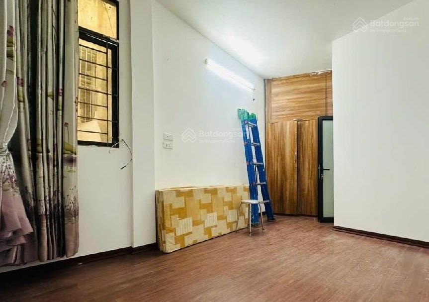 Bán nhà tân mai 20m² x 5 tầng nhỉnh 3 tỷ + 3pn, ô tô 15m