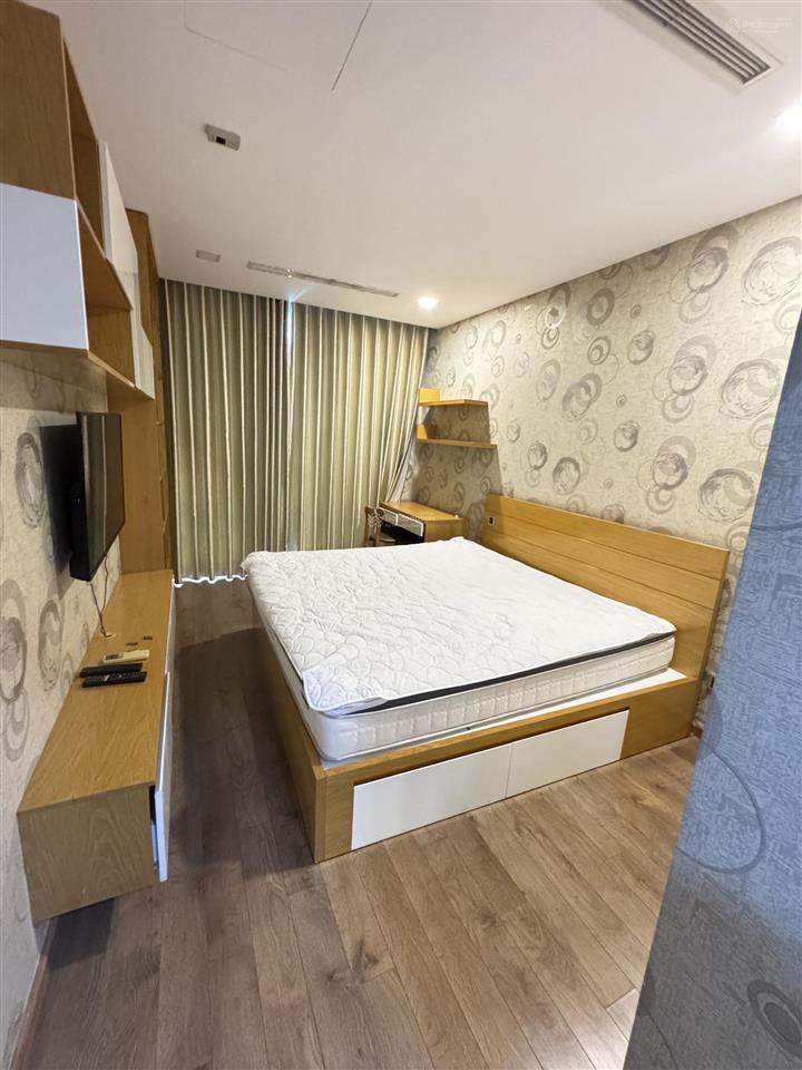 Vinhomes central park, cho thuê 4pn, 154m2, giá chỉ 55tr/th. 0908 048 ***
