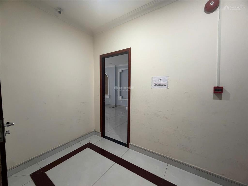 Cc cho thuê tòa nhà mặt phố tạ hiện phường cát lái. tầng lửng + 1 + 2, tổng 435m2 tiện ích đầy đủ