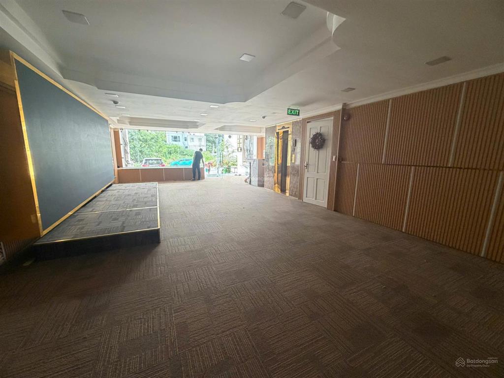 Cc cho thuê tòa nhà mặt phố tạ hiện phường cát lái. tầng lửng + 1 + 2, tổng 435m2 tiện ích đầy đủ
