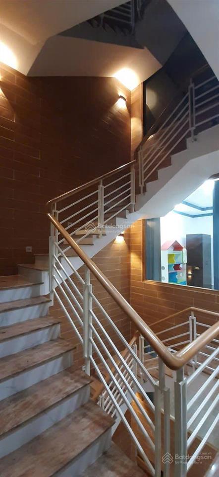 Bán nhà mt phạm huy thông dt 3,95 x 20m, nhà 1 triệt 3 lầu, 4pn, 4wc
