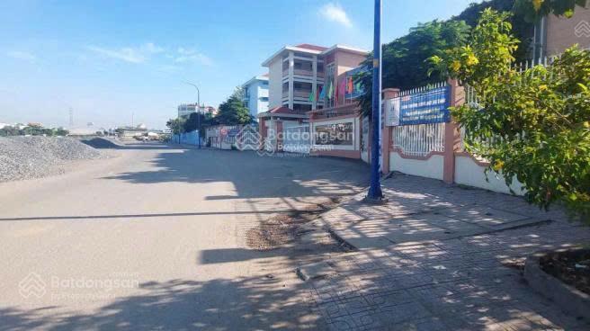 Bán nhà 2 mắt kênh tham lương  không căn thứ 2 gía 8,49ty/tl