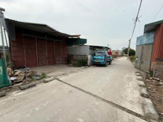 Cần cho thuê mặt bằng làm kho bãi s=500m2. giá 10 nghìn/m2.   0988 825 *** * 0762 222 ***