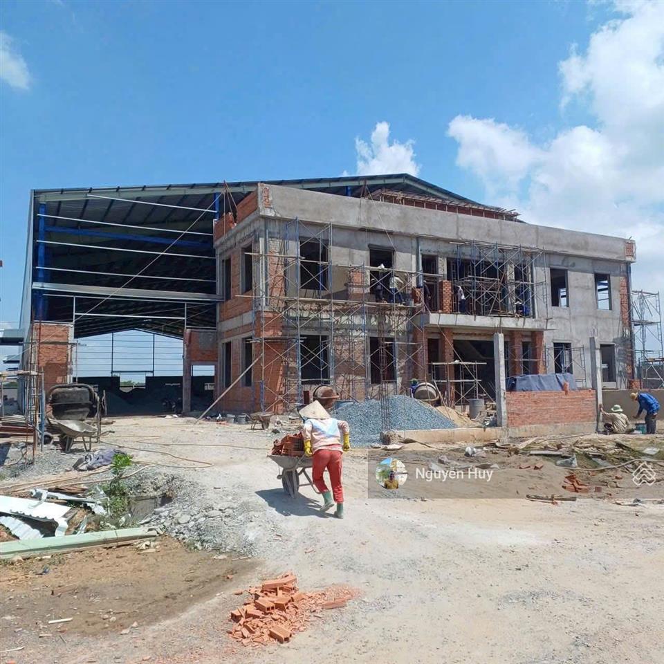 Cho thuê kho xưởng trong kcn hải sơn dt đất 12000m2 có 2 xưởng và văn phòng.  0909 913 ***