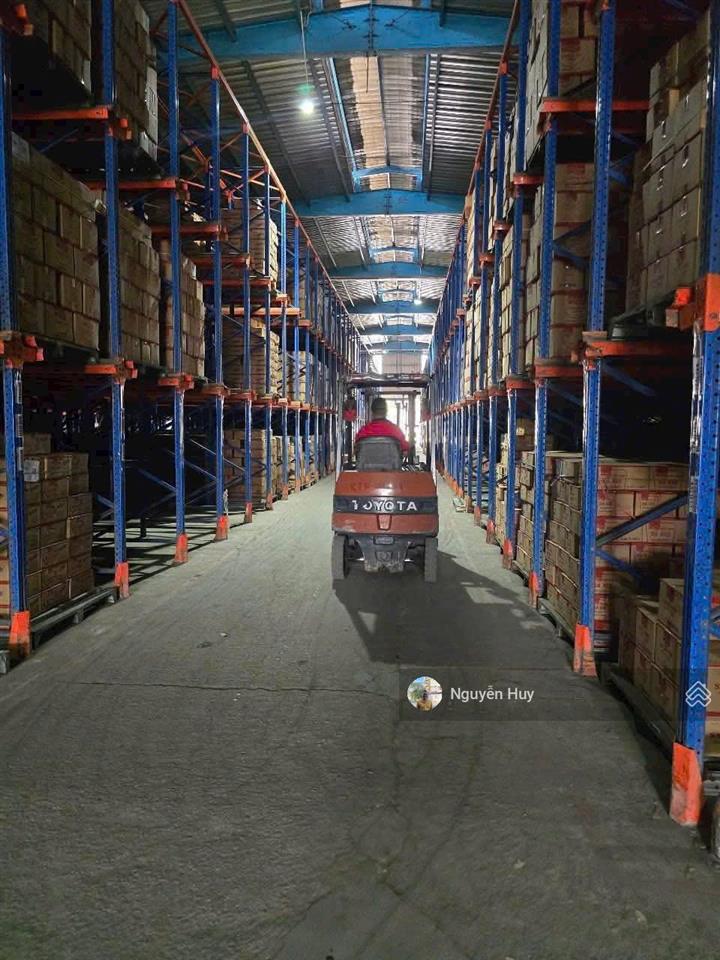 Cho thuê kho, nhà xưởng 3000 m2 tại kcn vĩnh lộc, bình chánh.  0909 913 ***
