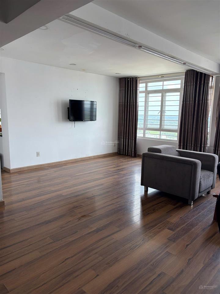 Bán loft house lô b phú hoàng anh nhà đẹp 3 phòng ngủ