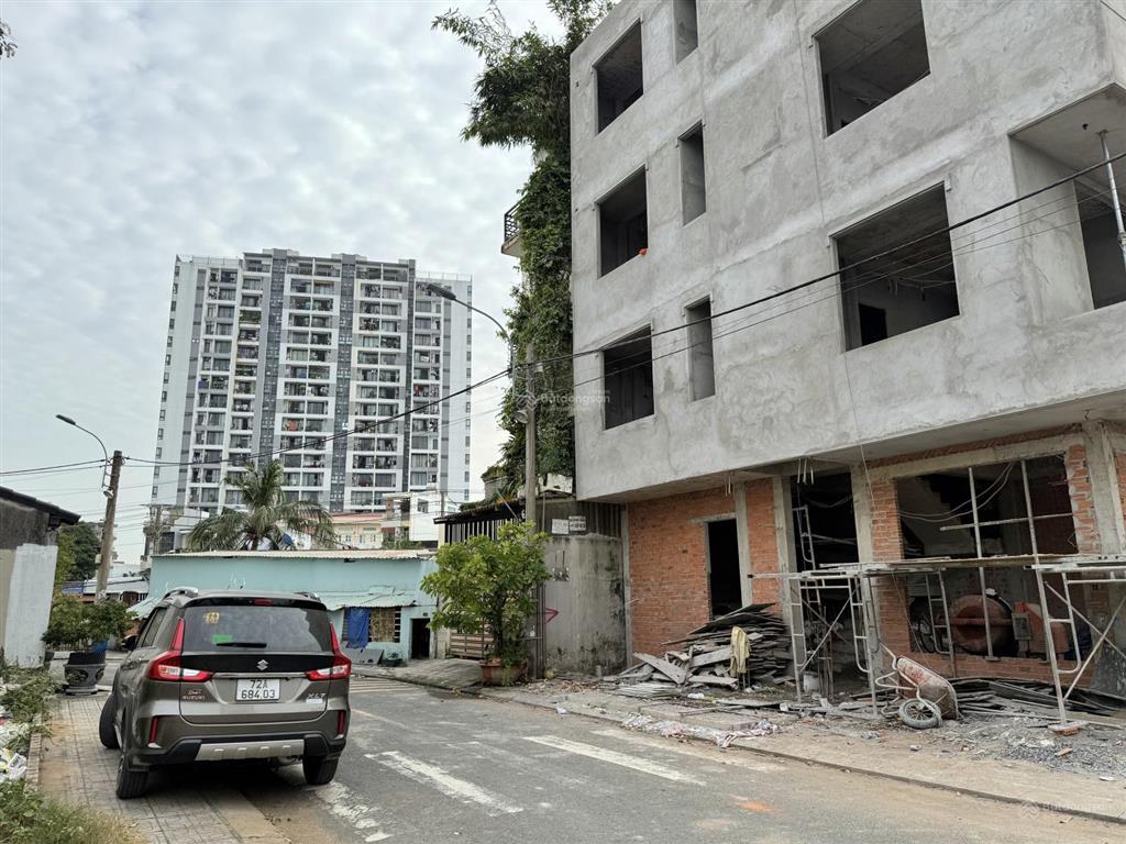 Bán đất nền 54.5m2 mặt tiền gò cát q9, sổ sẵn, đường 15m khu dân cư đông đúc. giá chỉ 3.75 tỷ