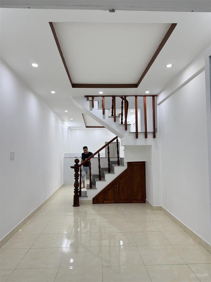 Chính chủ cần bán nhà phố 2 lầu 54.2m2 ngay coopmark ngã tư thủ đức giá 4.8tỷ hẻm xe hơi thông nhau