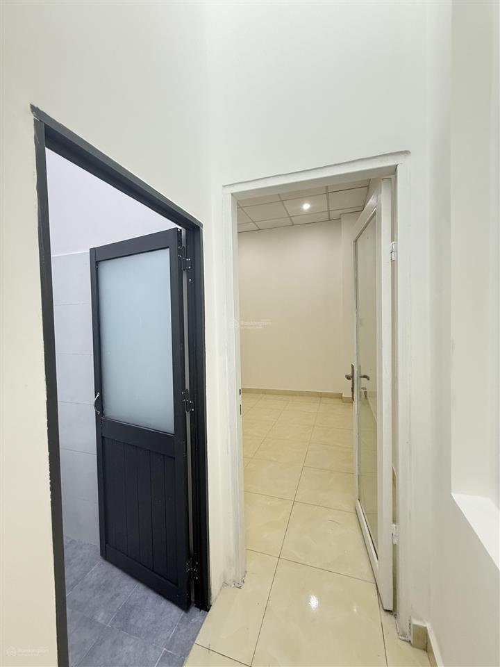 Chính chủ cần bán nhà phố 2 lầu 54.2m2 ngay coopmark ngã tư thủ đức giá 4.8tỷ hẻm xe hơi thông nhau