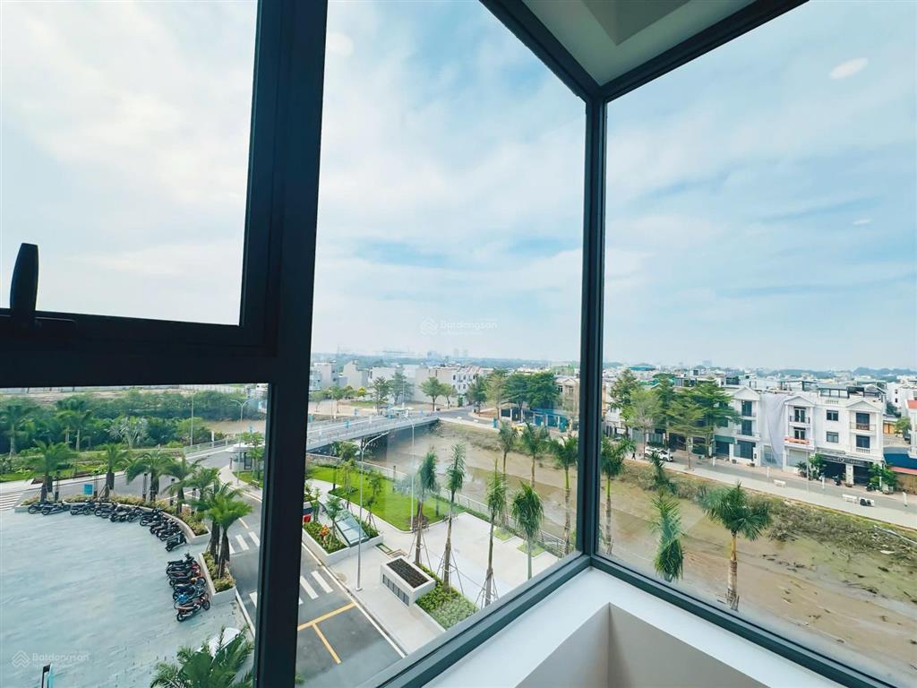 Bán nhanh 60m2 giá 2,8 tỷ, đã có sổ, tầng đẹp giá tốt chung cư mt eastmark city  0908 005 ***