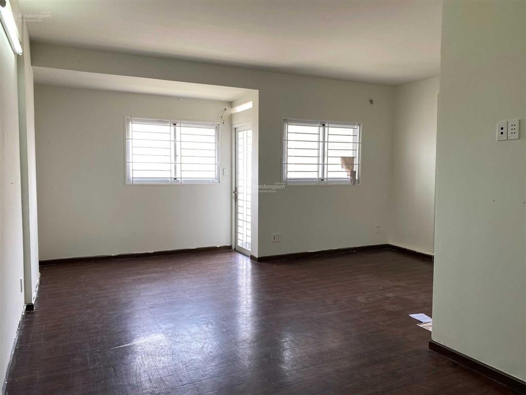Bán căn thương mại 2 tỷ căn góc, ehomes phú hữu, có nội thất