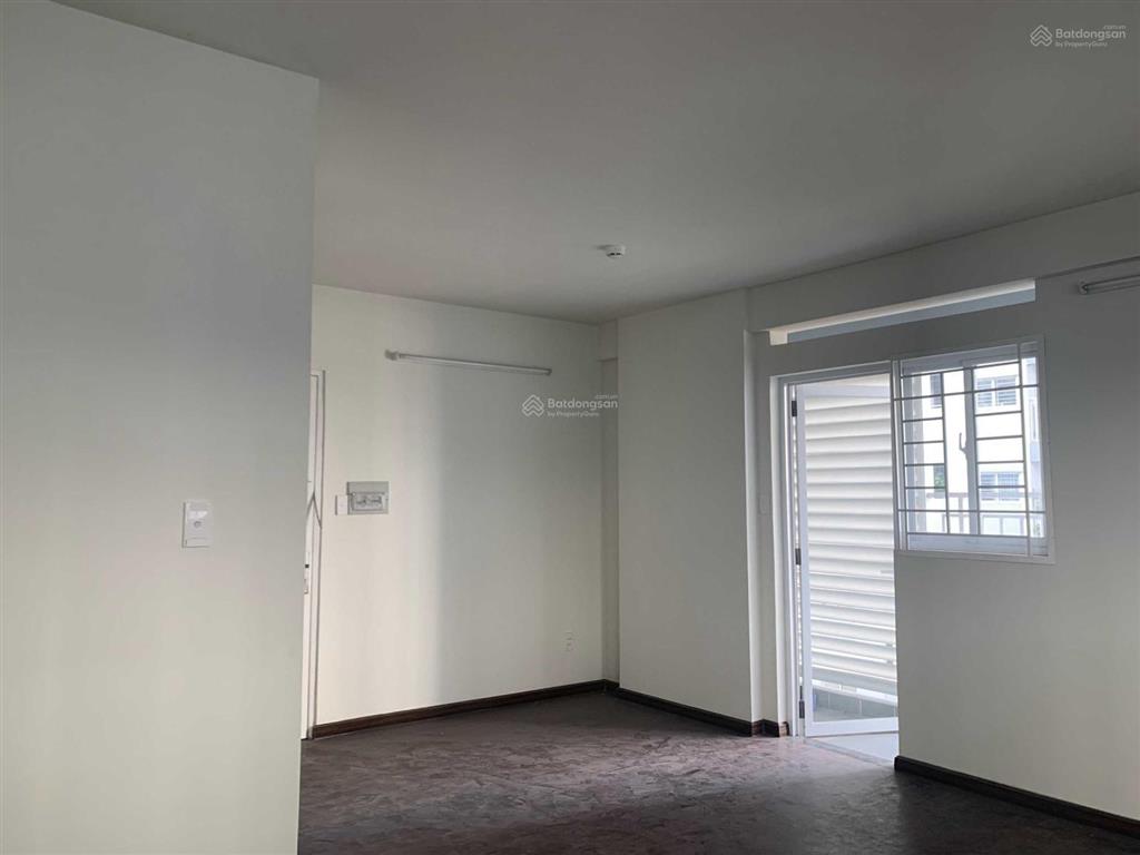 Bán căn thương mại 2 tỷ căn góc, ehomes phú hữu, có nội thất