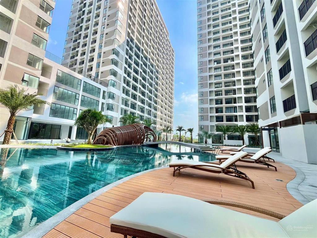 Cho thuê gấp căn 2pn, 2wc có rèm, máy lạnh giá 6,5 triệu/tháng nhà trống  0908 005 ***