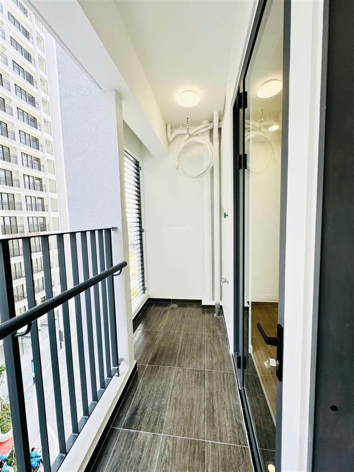 Cho thuê gấp căn 2pn, 2wc có rèm, máy lạnh giá 6,5 triệu/tháng nhà trống  0908 005 ***
