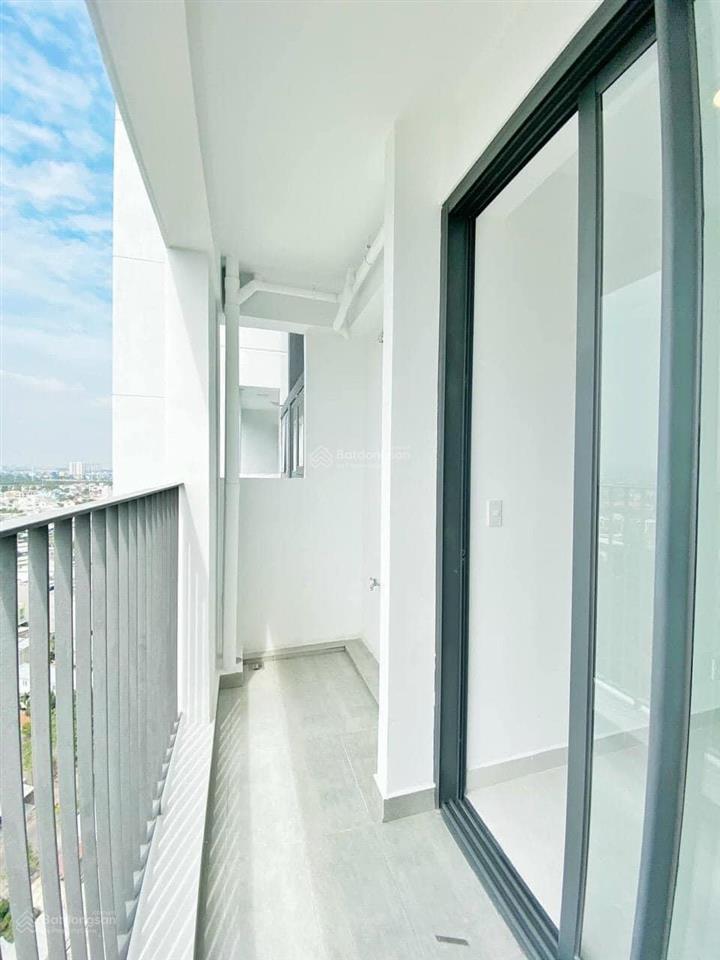 Chính chủ gửi cần bán gấp trong tháng căn hộ ricca, sổ sẵn 1pn 56m2 giá 2.7 tỷ, sổ sẵn, nhà mới