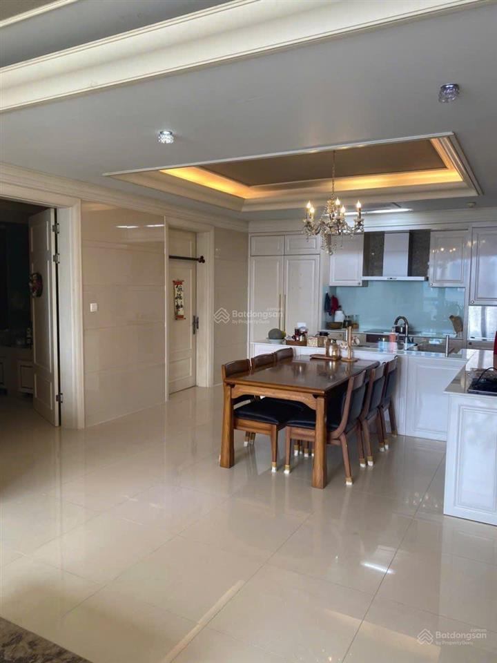 Kẹt ngân hàng cần ra gấp căn góc, 3pn, 2wc 144m2 giá 8,5 tỷ, nhà có nội thất, sổ sẵn sàng tên