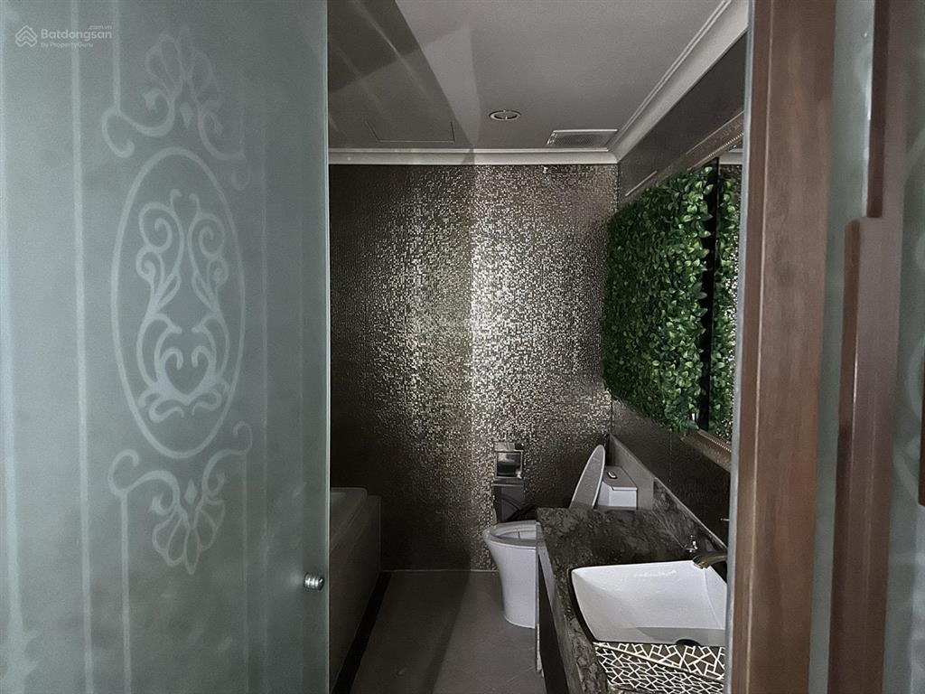 Kẹt ngân hàng cần ra gấp căn góc, 3pn, 2wc 144m2 giá 8,5 tỷ, nhà có nội thất, sổ sẵn sàng tên