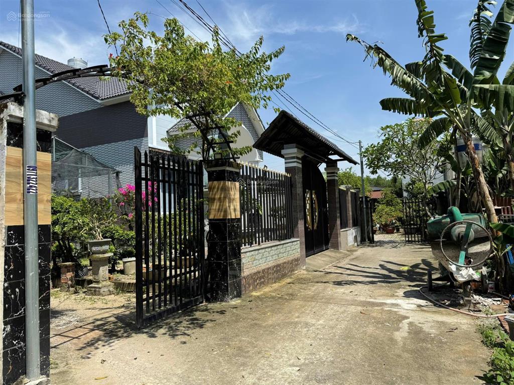 Chính chủ cần bán gấp nền 2 mặt tiền, diện tích 143m² full thổ cư, một/ hùng vương sổ sẵn 2,7 tỷ