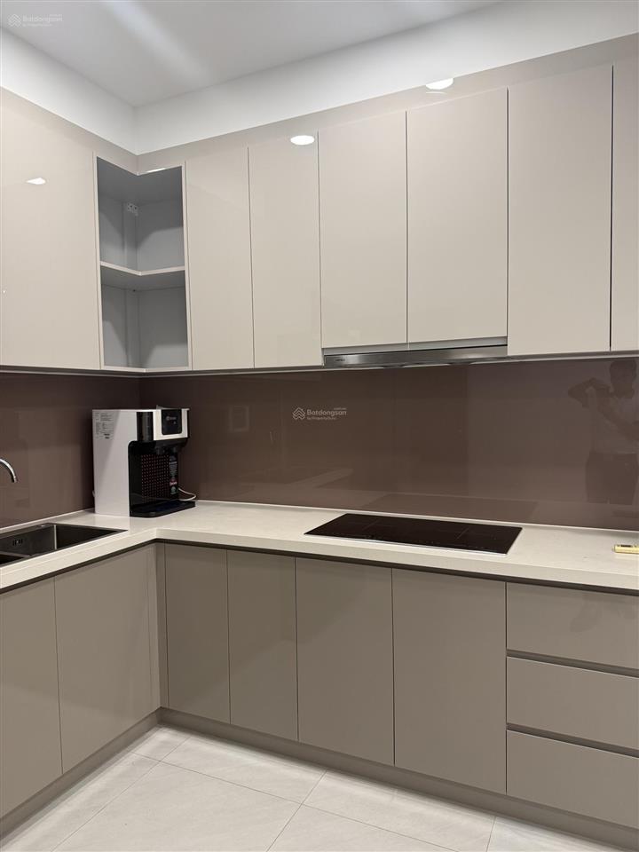 Cho thuê nhanh căn 1pn blook d, có nội thất, giá 6 triệu/tháng nhà mới, có thể ở ngay  0908 005 ***