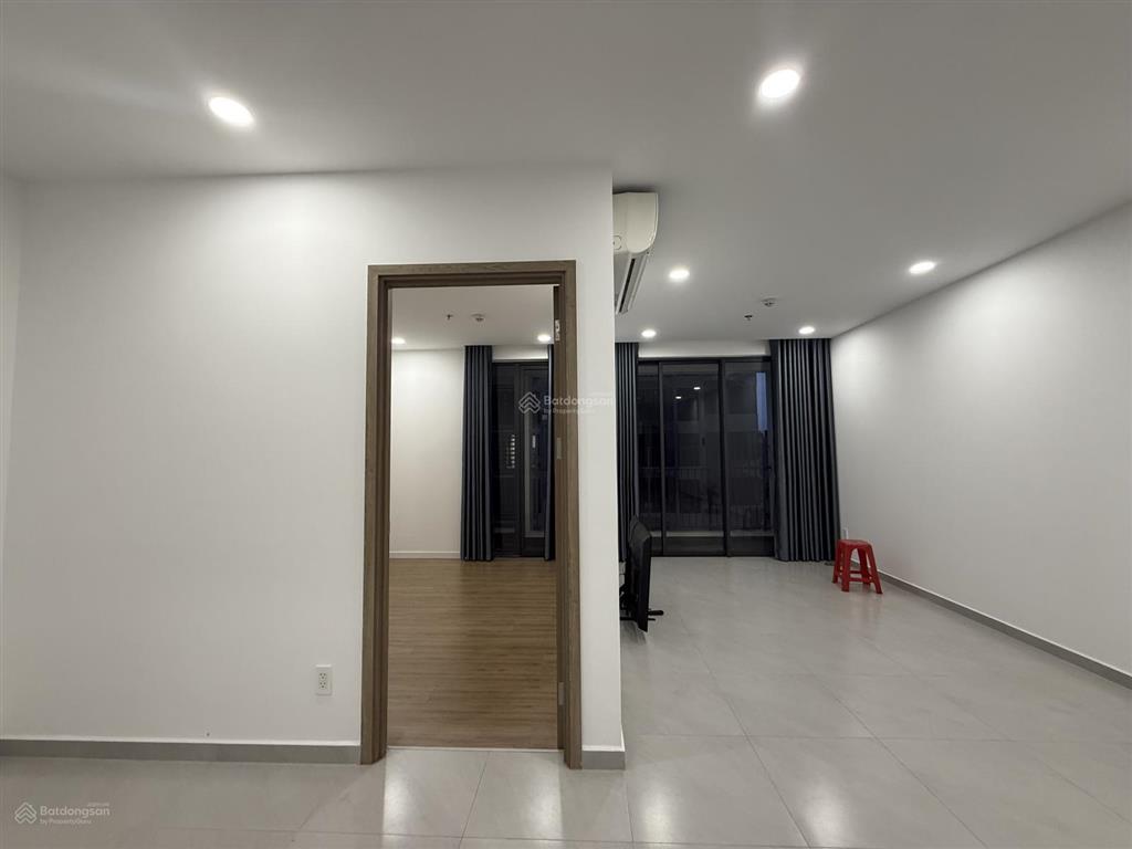 Cho thuê nhanh căn 1pn blook d, có nội thất, giá 6 triệu/tháng nhà mới, có thể ở ngay  0908 005 ***
