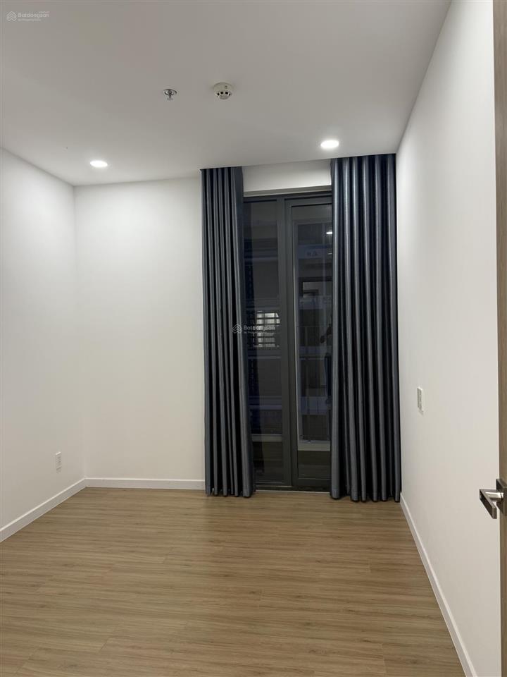 Cho thuê nhanh căn 1pn blook d, có nội thất, giá 6 triệu/tháng nhà mới, có thể ở ngay  0908 005 ***