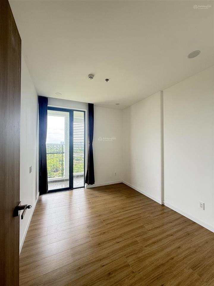 Cho thuê gấp căn 1pn + 1 mới, giá 5 triệu/tháng, view thoáng mát, ở được ngay nhà mới
