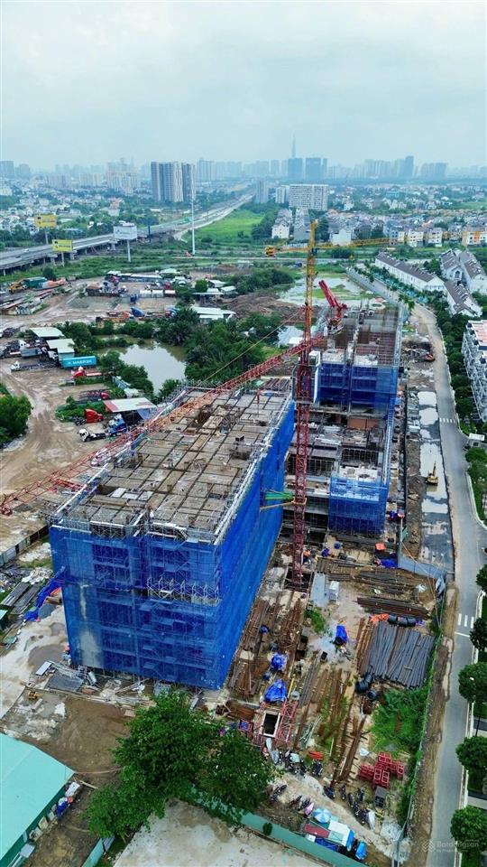 Bán nhanh căn góc, giá 3,45 tỷ, 2 view, 2pn, 2wc, ban công nhìn về q1 chính chủ