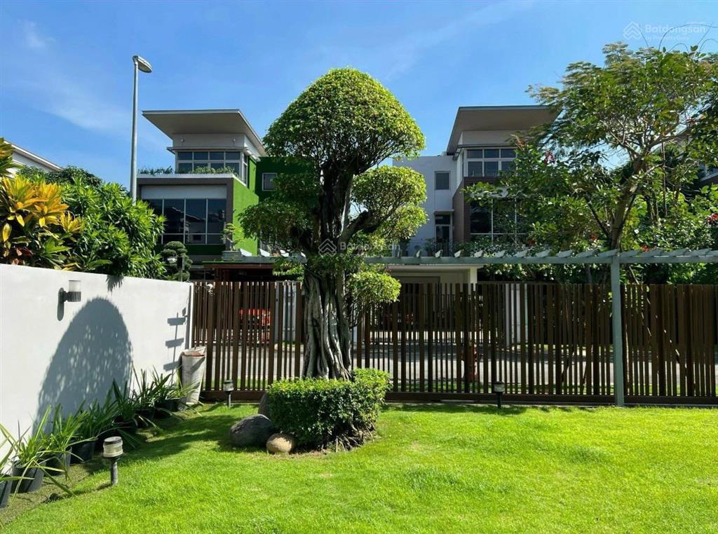 Biệt thự sông riviera cove q9. dt 700m2. căn 2 mặt tiền sông và công viên. sổ hồng riêng. giá 84 tỷ