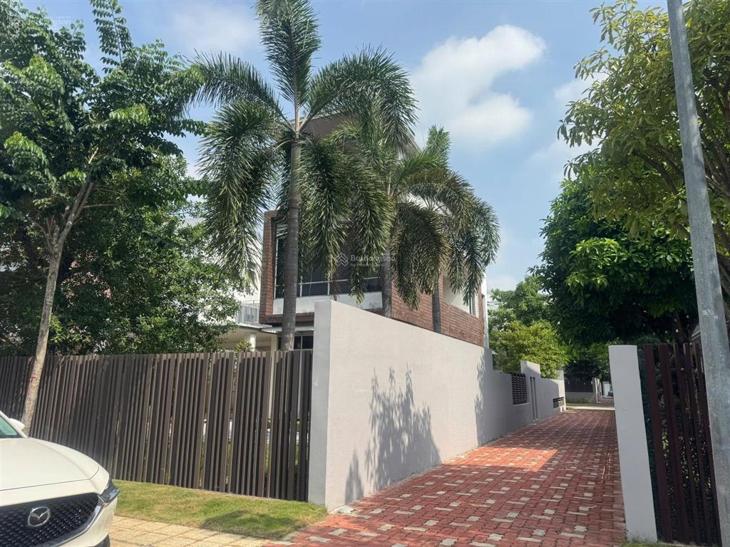 Biệt thự sông riviera cove q9. dt 700m2. căn 2 mặt tiền sông và công viên. sổ hồng riêng. giá 84 tỷ