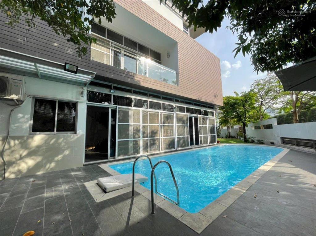 Biệt thự sông riviera cove q9. dt 700m2. căn 2 mặt tiền sông và công viên. sổ hồng riêng. giá 84 tỷ