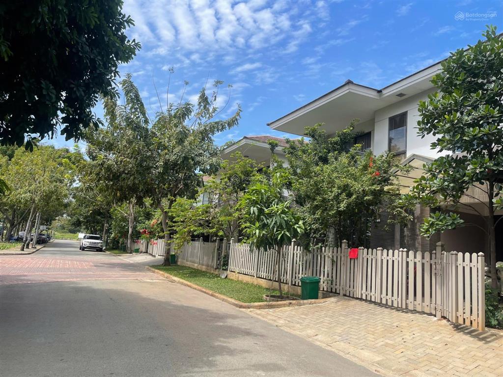 Villa đơn lập sông kikyo nam long. dt 261m2. sổ hồng sẵn. giá chỉ 28 tỷ