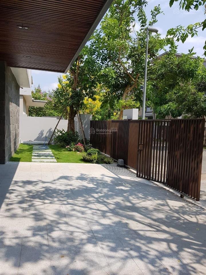 Hot. riviera cove đơn lập. căn 2 mặt tiền thoáng mát rộng rãi. dt 720m2. sổ hồng riêng. giá 65 tỷ