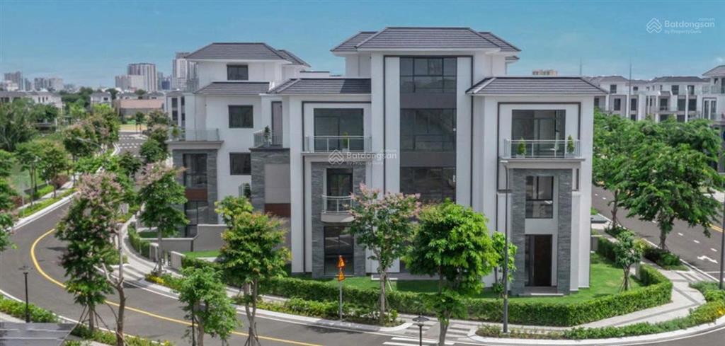 Dinh thự quận 2, view sông và công viên 4000m2. dt đất 520m2. nhà sẵn. giá 100 tỷ