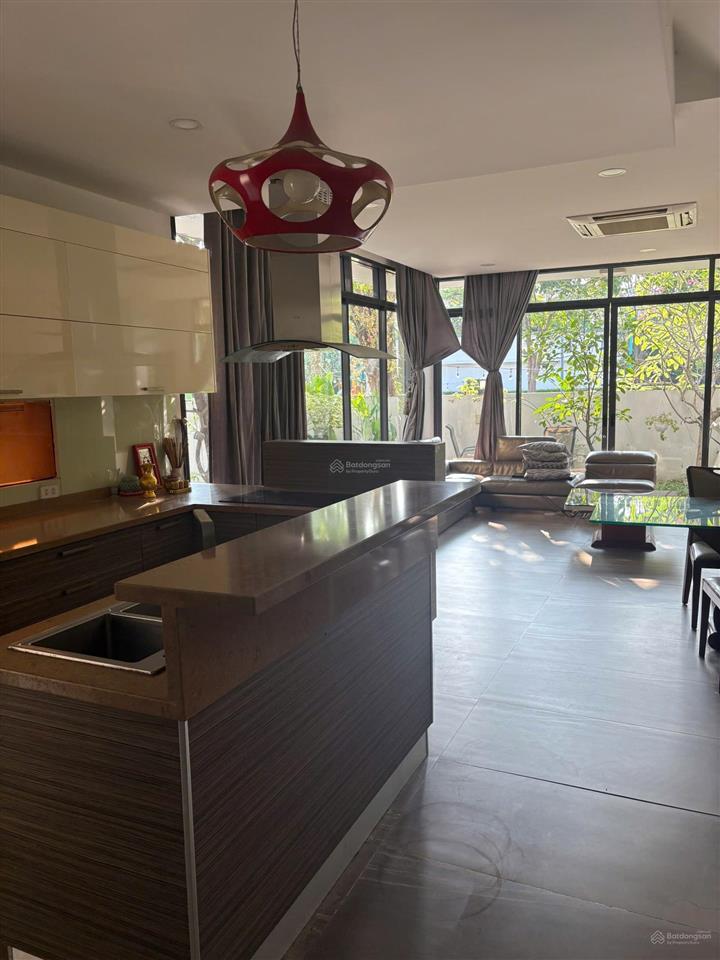 Biệt thự song lập the garland. dt 195m2 . nhà hoàn thiện. sổ hồng riêng. giá 22 tỷ