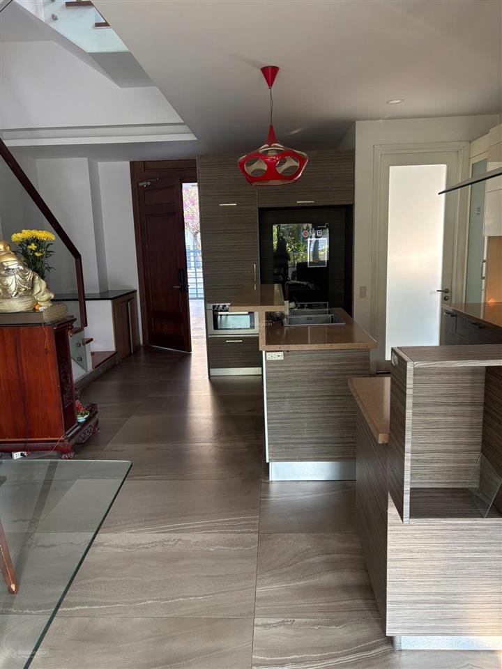 Biệt thự song lập the garland. dt 195m2 . nhà hoàn thiện. sổ hồng riêng. giá 22 tỷ