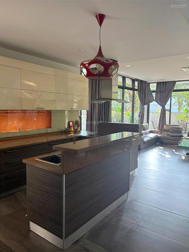 Biệt thự song lập the garland. dt 195m2 . nhà hoàn thiện. sổ hồng riêng. giá 22 tỷ