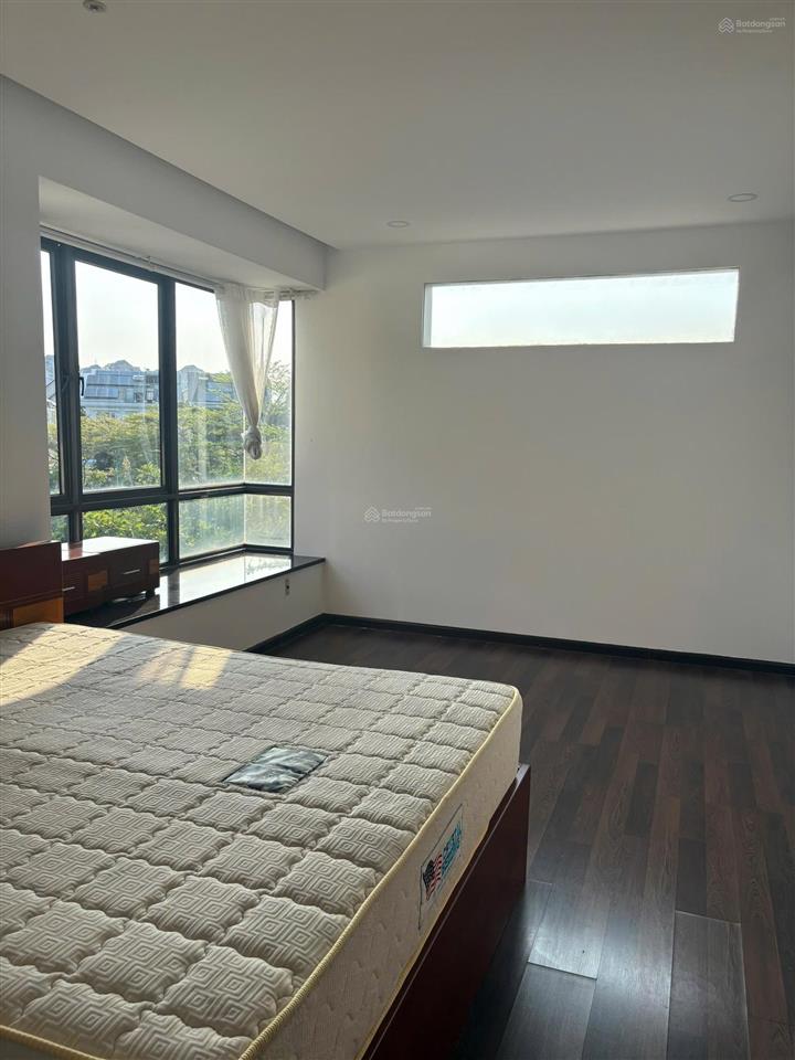 Biệt thự song lập the garland. dt 195m2 . nhà hoàn thiện. sổ hồng riêng. giá 22 tỷ