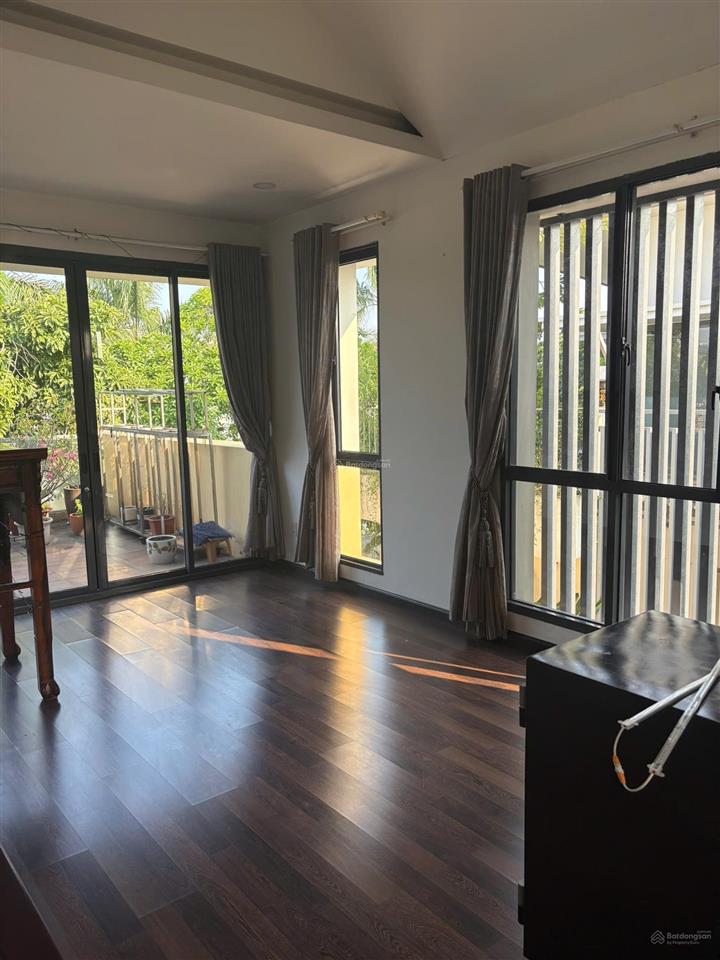 Biệt thự song lập the garland. dt 195m2 . nhà hoàn thiện. sổ hồng riêng. giá 22 tỷ