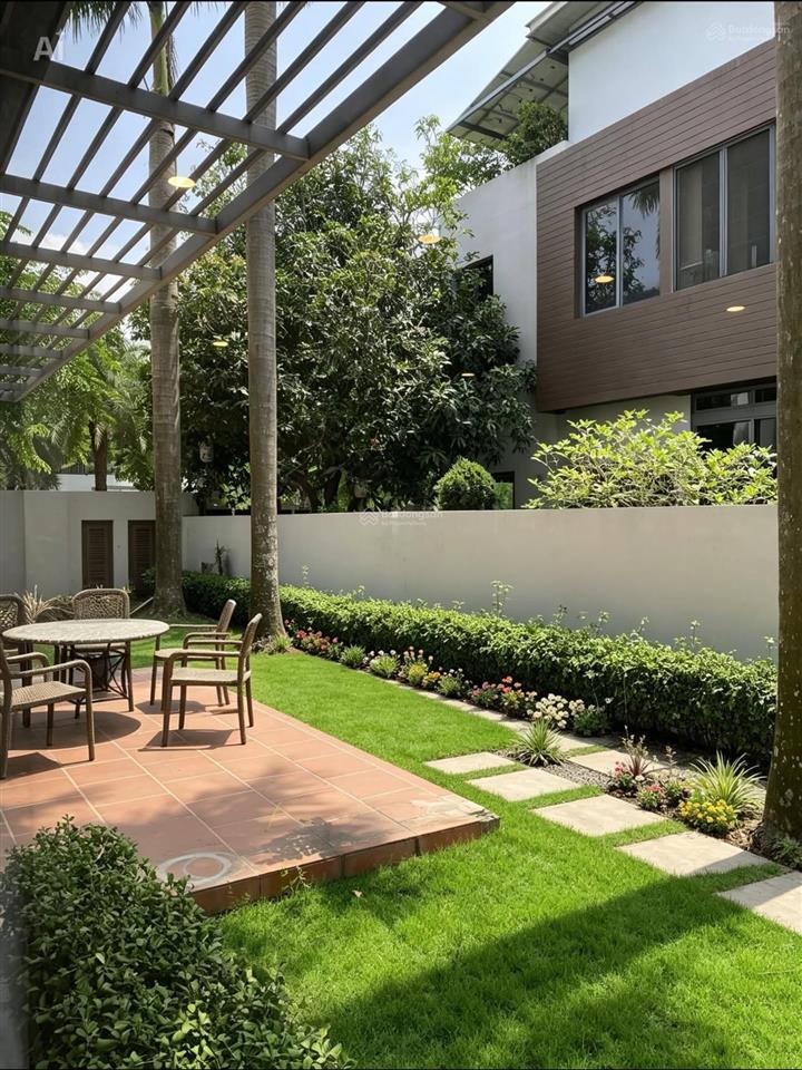 Riviera cove đơn lập góc 3 mặt tiền. dt 500m2. nhà hoàn thiện cơ bản. sổ hồng riêng. giá 52 tỷ