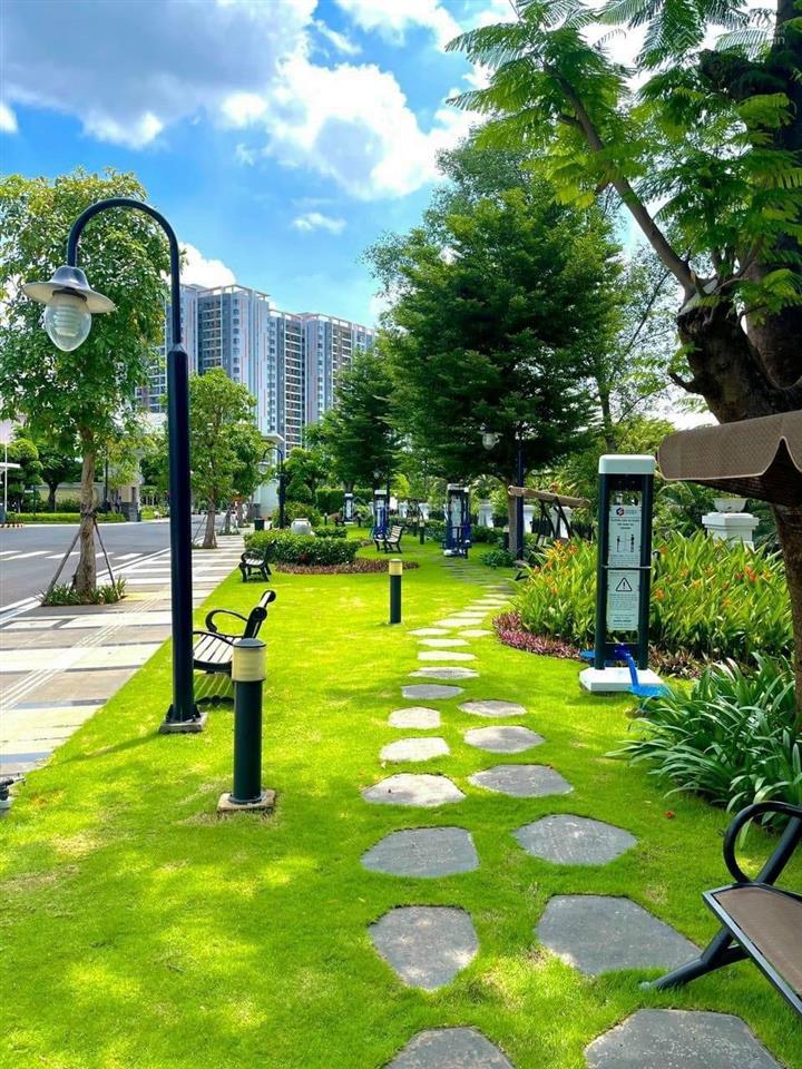 Ngộp. the classia căn 2 mặt tiền đường lớn. dt 100m2. nhà thô. sổ sẵn. giá 16,8 tỷ
