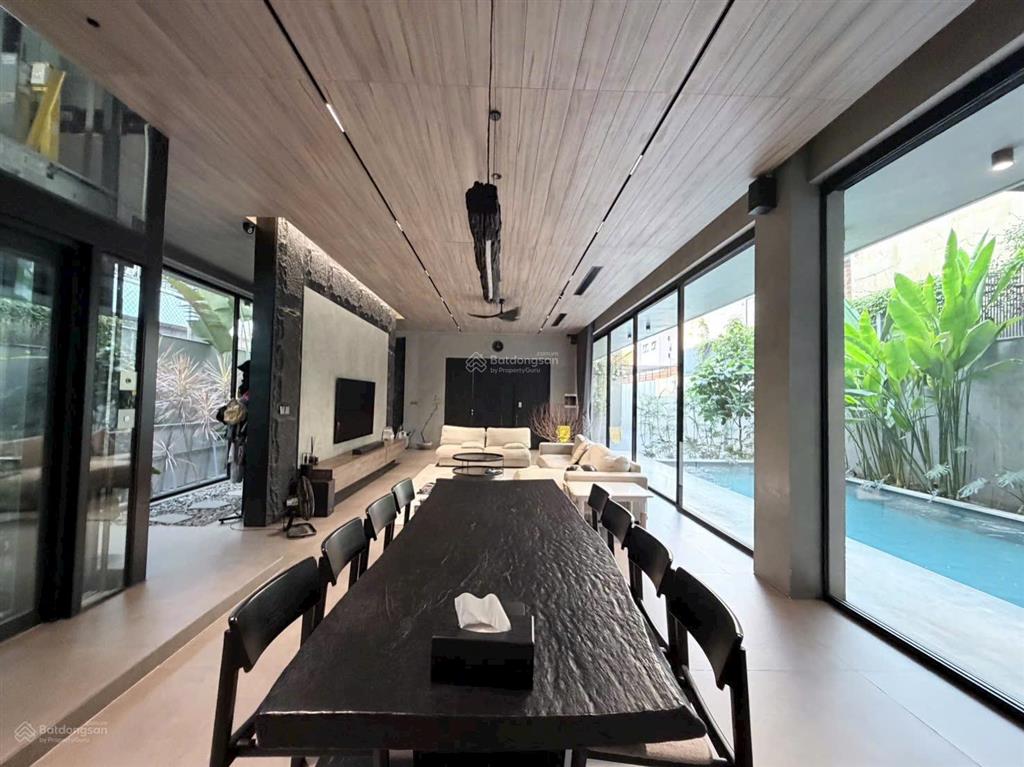 Vip biệt thự hồ bơi thảo điền q2. ngay nguyễn ư dĩ. dt đất 550m2. nội thất cao cấp. giá 135 tỷ. sổ