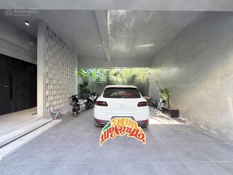 Vip biệt thự hồ bơi thảo điền q2. ngay nguyễn ư dĩ. dt đất 550m2. nội thất cao cấp. giá 135 tỷ. sổ