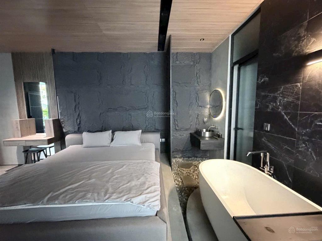 Vip biệt thự hồ bơi thảo điền q2. ngay nguyễn ư dĩ. dt đất 550m2. nội thất cao cấp. giá 135 tỷ. sổ