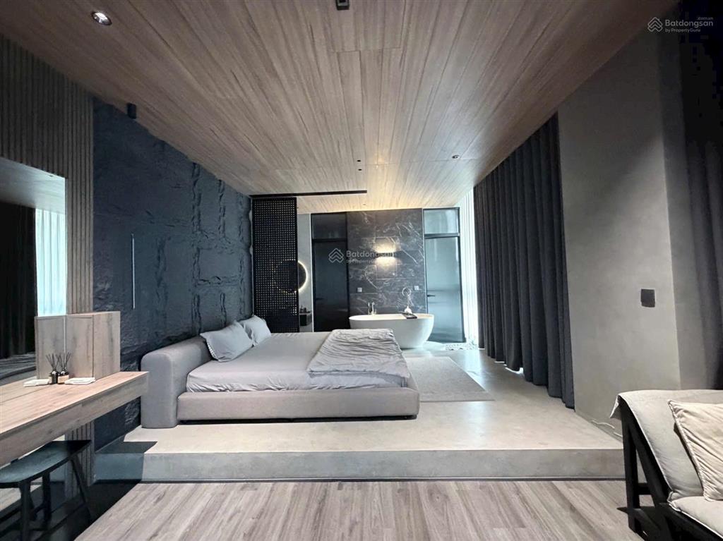 Vip biệt thự hồ bơi thảo điền q2. ngay nguyễn ư dĩ. dt đất 550m2. nội thất cao cấp. giá 135 tỷ. sổ