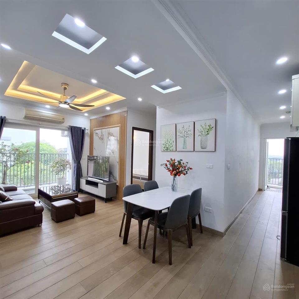 Bán căn 2 ngủ 73m2 full đồ giá 5.25 tỷ phường việt hưng, hà nội
