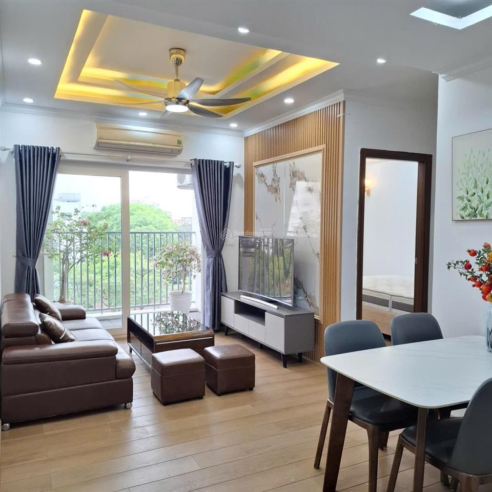 Bán căn 2 ngủ 73m2 full đồ giá 5.25 tỷ phường việt hưng, hà nội