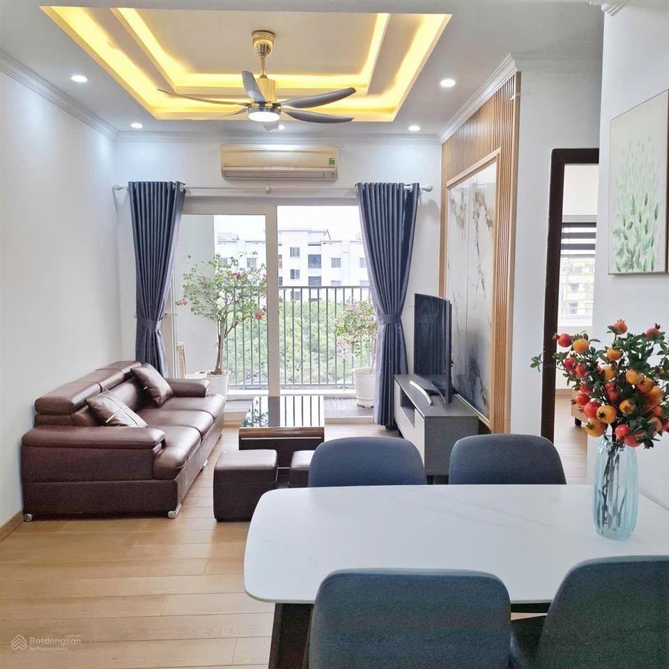 Bán căn 2 ngủ 73m2 full đồ giá 5.25 tỷ phường việt hưng, hà nội